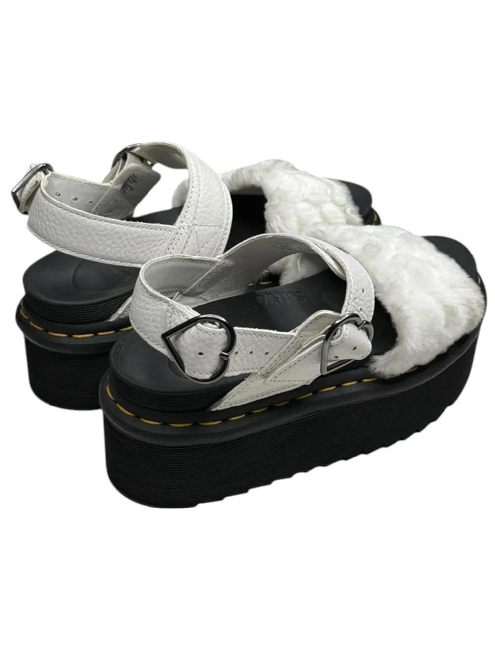 new Dr Martens ☁︎︎ Voss Fluffy Faux Fur Platform Sandal ☁︎︎ White Nappa ☁︎︎ 37